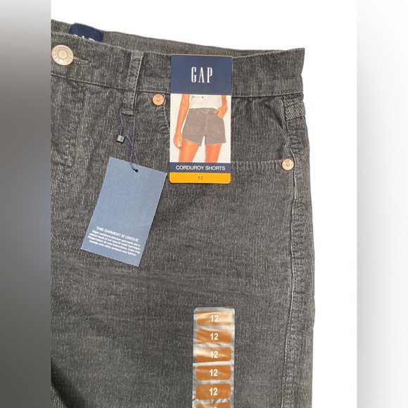 GAP “Silver Bells” Charcoal Gray Corduroy Mid Rise Frayed Raw Hem Retro Shorts - Picture 6 of 6